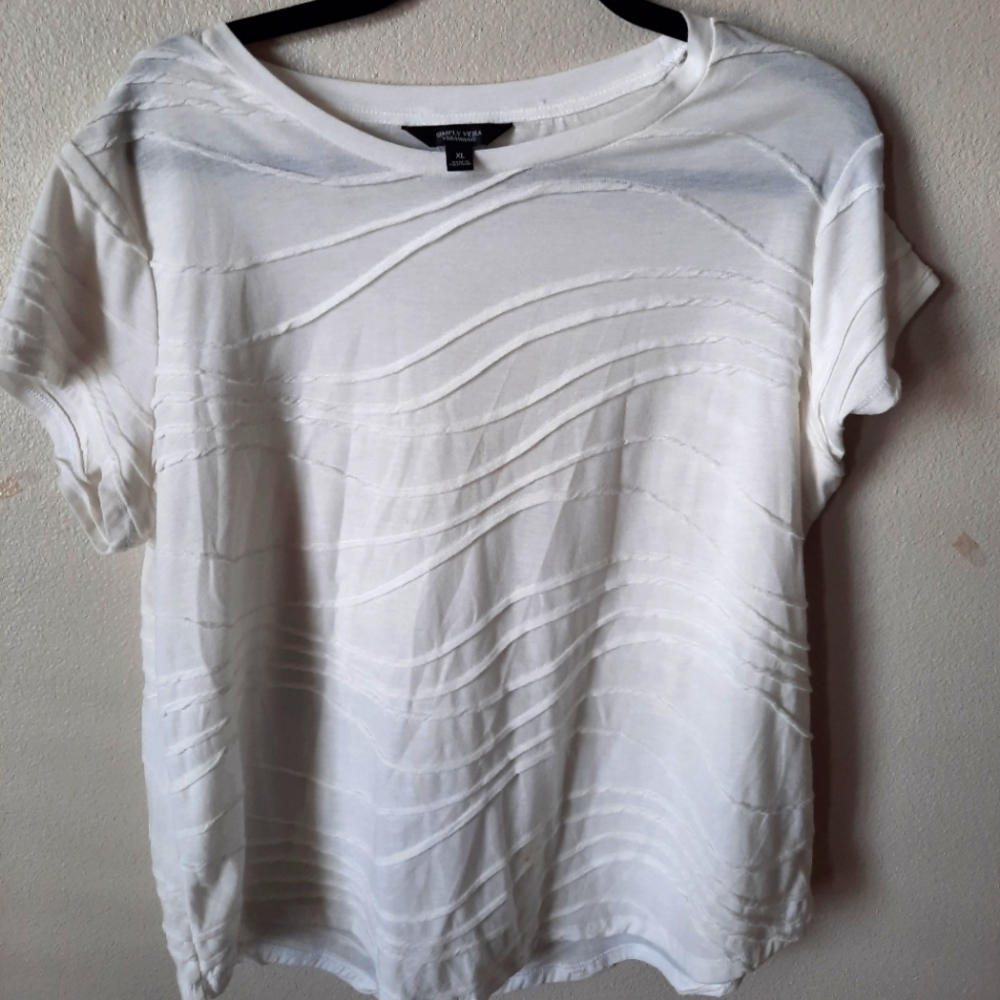 2 Simply Vera (Vera Wang) XL White & Gray shirts
